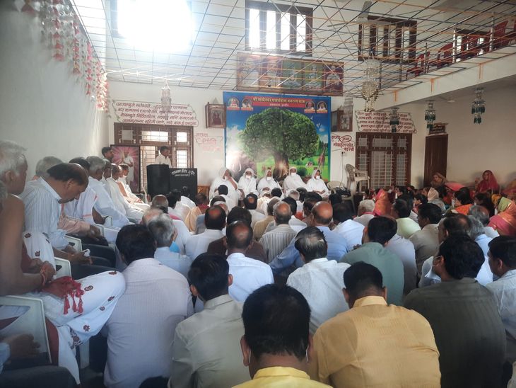 Sermon at Ratanbag Jain Upashraya in Indore