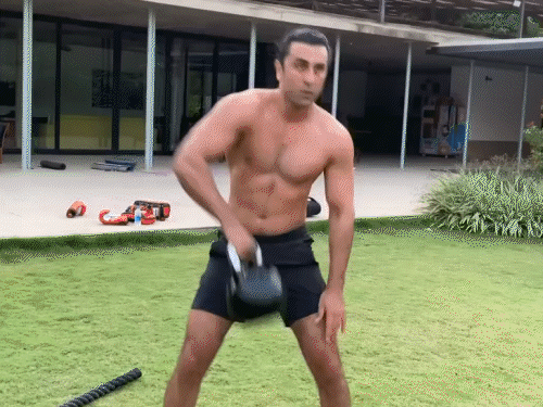 Ranbir Kapoor Intense Exercise Video; Ramayana | Raha Alia Bhatt | ‘रामायण’ के लिए हार्डकोर ट्रेनिंग ले रहे हैं रणबीर: वेट लिफ्टिंग-स्विमिंग के साथ हाइक करते दिखे, आलिया और राहा भी साथ नजर आईं