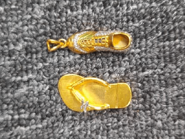 Gold Shoes; Rajasthan Jaipur Jewelry Designer Design Gayatri Mantra Jaipur News भगवान के लिए