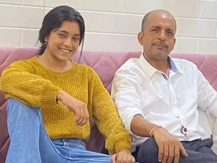 ‘BB16’ fame Sumbul Tauqeer’s father took authorized motion | ‘BB16’ फेम सुम्बुल तौकीर के पिता ने लिया लीगल एक्शन: ऑनलाइन ट्रोल्स के खिलाफ मामला दर्ज, अपने परिवार के खिलाफ अपमानजनक पोस्ट से थे परेशान