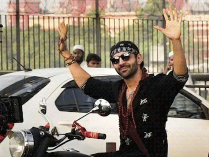 Kartik Aaryan Bhool Bhulaiyaa 3 Kolkata Taking pictures Movies | Howrah Bridge Malik Ghat | कार्तिक ने कोलकाता में की ‘भूल भुलैया 3’ की शूटिंग: रूह बाबा के गेटअप में बाइक चलाते नजर आए, रेस्त्रां में भीड़ ने घेरा