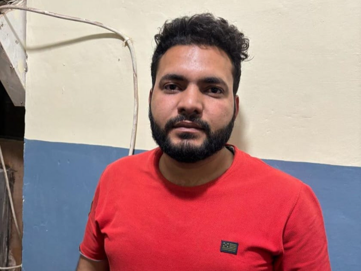 Before the search by Jaipur police, the miscreant hid the illegal items