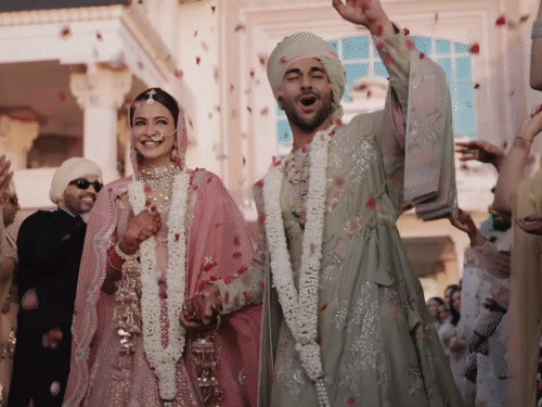 Pulkit Samrat Kriti Kharbanda Marriage ceremony Video | Bollywood Information | फेरों के वक्त रो पड़े थे पुलकित सम्राट: एक्टर ने सुनाई कविता तो इमोशनल हुईं कृति खरबंदा, कपल ने शेयर किया वेडिंग वीडियो
