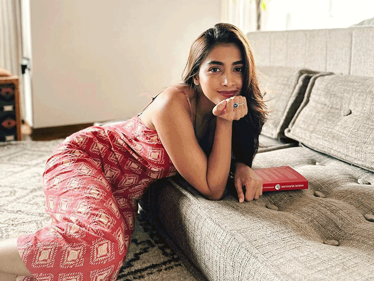 Pooja Hegde Mumbai Home Value; Bandra Sea Dealing with Bungalow Particulars | पूजा हेगड़े ने मुंबई में खरीदा 45 करोड़ का घर: 4 हजार स्क्वायर फीट में फैला है सी-फेसिंग बंगला, जल्द शिफ्ट होंगी एक्ट्रेस