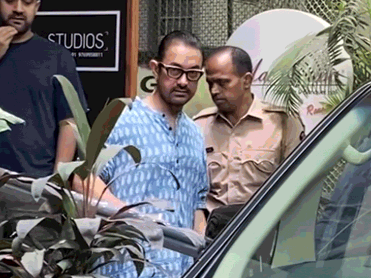 Aamir Khan seen in a brand new look, Disha Patani’s no make-up look, many celebs together with Ananya have been seen | सेलेब्स स्पॉटेड: नए लुक में दिखे आमिर खान, दिशा पाटनी का नो मेकअप लुक, अनन्या समेत कई सेलेब्स दिखे