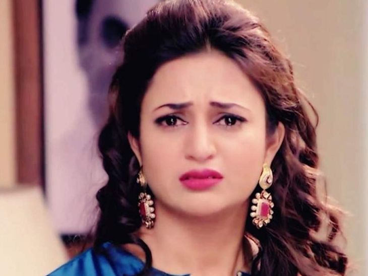 Divyanka Tripathi breaks a number of bones after falling from a top | दिव्यांका त्रिपाठी का हुआ एक्सीडेंट: ऊंचाई से गिरने पर हाथ की दो हड्डियां टूटीं, पति विवेक ने सोशल मीडिया पर दिया हेल्थ अपडेट