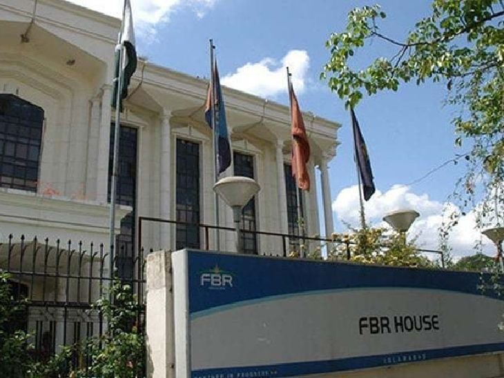 Pakistan Income Tax Penalty; Defaulters Mobile SIM Block | Pakistan News | पाकिस्तान में टैक्स डिफाल्टर्स के सिम ब्लॉक होंगे: 5 लाख लोगों को 15 मई तक अल्टीमेटम; टैक्सपेयर 60 लाख से घटकर 40 लाख हुए
