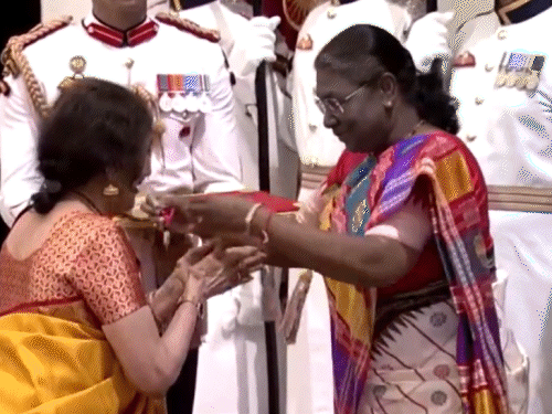 Padma Vibhushan Award Winners Record 2024 Replace; Chiranjeevi | Vyjayanthimala | चिरंजीवी और वैजयंती माला पद्म विभूषण से सम्मानित: राष्ट्रपति के हाथों दूसरा सबसे बड़ा नागरिक सम्मान मिला; गणतंत्र दिवस पर हुई थी घोषणा