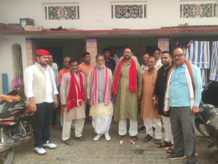 'देश में नफरत और अलगाव की खेती कर रही सरकार': सपा नेता बोले-जनता केंद्र सरकार को हराने के लिए चुनाव का इंतजार कर रही थी - Ballia News