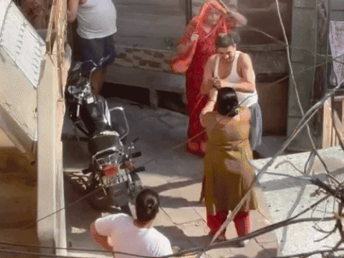 AC लगाने के विवाद में महिला पर बरसाए थप्पड़: गर्म हवा आने से था नाराज पड़ोसी; बाल पकड़े, गालियां दी, FIR दर्ज - Jodhpur News
