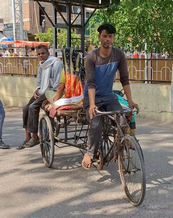 In 41 degree temperature, a young man reached SP office after ...