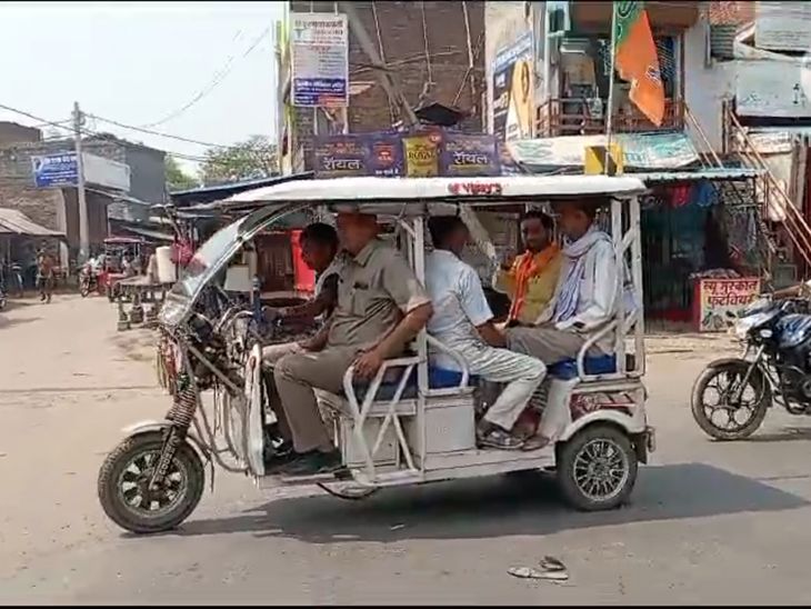 राज्य मंत्री सतीश चंद्र का ई-रिक्शे से कैंपेन, VIDEO: मार्केट में दुकानदारों से बीजेपी के पक्ष में वोट की अपील, 20 मई को है मतदान - Barabanki News