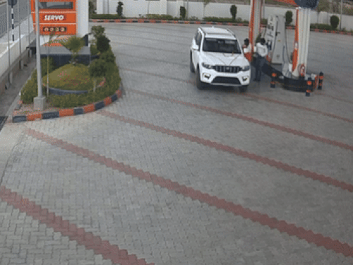 पेट्रोल पंप कर्मचारी से लूट- VIDEO: 34 लीटर डीजल भरवाकर बिना पैसे दिए भागे, जान से मारने की दी थी धमकी - Ajmer News