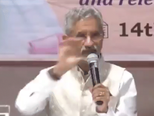 Foreign Minister Jaishankar condemned the Western media | जयशंकर बोले- पश्चिमी देश हमें ज्ञान ना दें: खुद चुनाव के नतीजे तय करने कोर्ट जाते हैं; भारत में खास लोगों को जिताना चाहते हैं