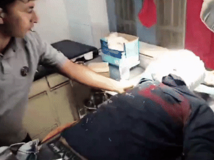 Terrorists opened fire on Jaipur tourists in Kashmir | कश्मीर में जयपुर के कपल पर आतंकवादी हमला: पहलगाम के रिसॉर्ट में की फायरिंग, 50 लोगों के साथ घूमने गए थे पति-पत्नी – Rajasthan News