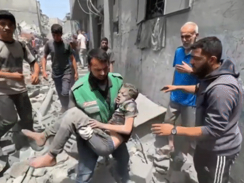 83 Palestinians killed in Israeli army airstrike | इजराइली सेना की एयरस्ट्राइक में 83 फिलिस्तीनियों की मौत: 105 से ज्यादा घायल, हमास बोला- इसका जवाब देंगे, 7.30 लाख लोगों ने राफा छोड़ा