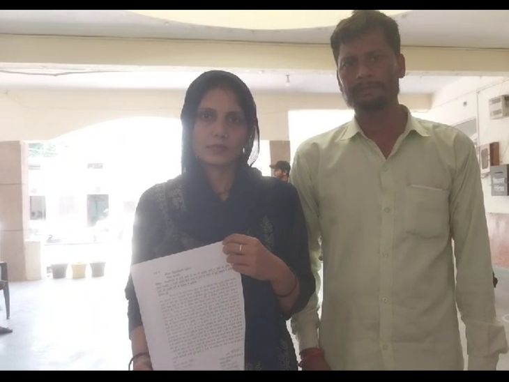 पूर्व सैनिक व उसकी पत्नी के साथ मारपीट, VIDEO: गाड़ी खड़ी करने पर विवाद, लाठी-डंडे से किया हमला, डीएम से कार्रवाई की मांग - Shamli News