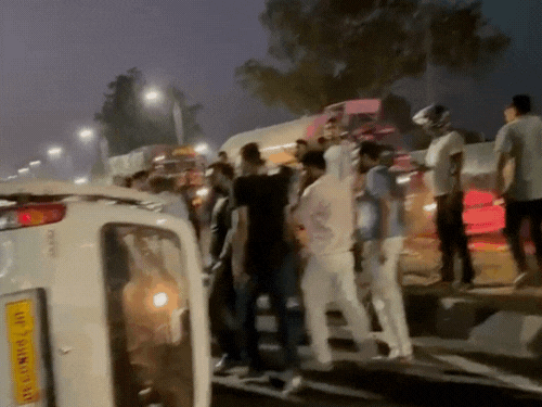 Horrible road accident in Kanpur