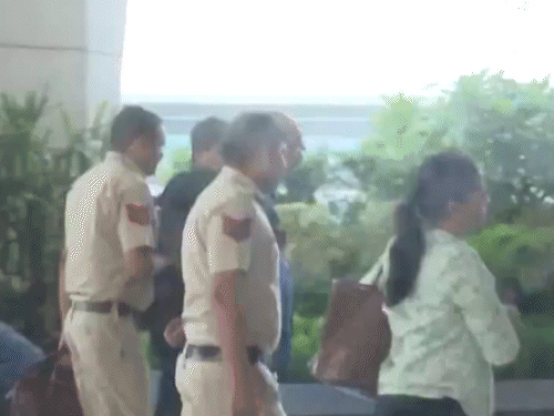 Swati Maliwal Bibhav Kumar Assault Case Update | Arvind Kejriwal PA | बिभव कुमार की रिमांड का आज आखिरी दिन: कोर्ट में होगी पेशी; स्वाति मालीवाल केस में केजरीवाल की पत्नी और माता-पिता से पूछताछ करेगी पुलिस