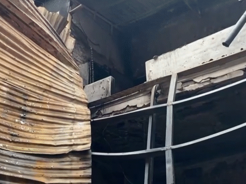 Vietnam Apartment Fire Accident; 14 Killed, 6 Injured | Hanoi News | वियतनाम में 5 मंजिला इमारत में आग, VIDEO: 14 की मौत; सबसे पहले गैरेज में धमाका हुआ, यहां ई-बाइक रिपेयर और चार्ज होती थीं