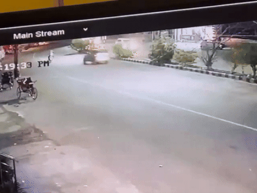 लुधियाना में कार ने मारी थी एक्टिवा को टक्कर: दंपती की हुई थी मौत, परिजनों का आरोप- पुलिस ने बरती लापरवाही, खुद ही निकाली फुटेज - Ludhiana News