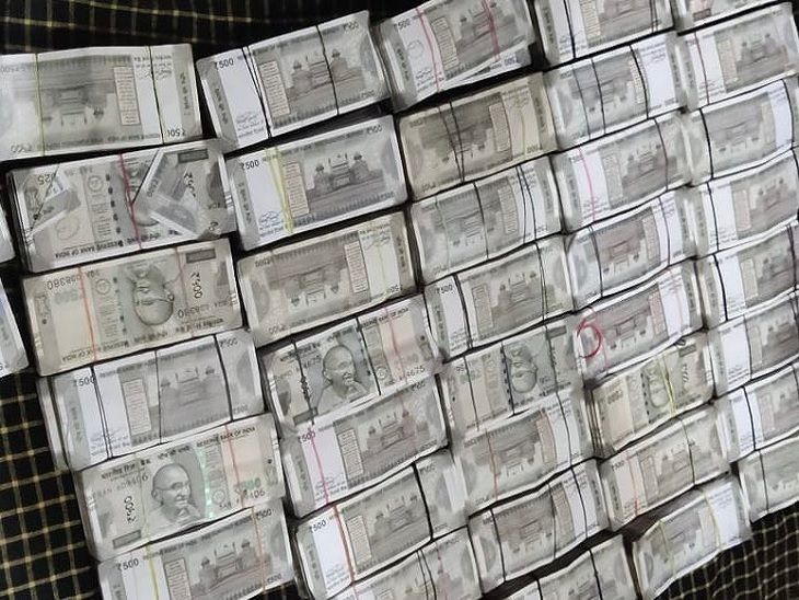 BSF Recover Drug Money ; Raid Smuggler House | Amritsar Border Area | अमृतसर बॉर्डर पर तस्कर से 2 करोड़ बरामद: सूचना के बाद BSF ने की रिकवरी; सर्च ऑपरेशन जारी – Amritsar News