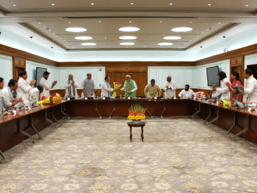 BJP NDA Meeting LIVE Updates: PM Modi, Nitish Kumar, Chandrababu Naidu, JDU, TDP | NDA गठबंधन: संसद के सेंट्रल हॉल में NDA सांसदों की बैठक आज, मंत्रालयों के बंटवारे पर बातचीत होगी; मोदी 9 जून को शपथ लेंगे