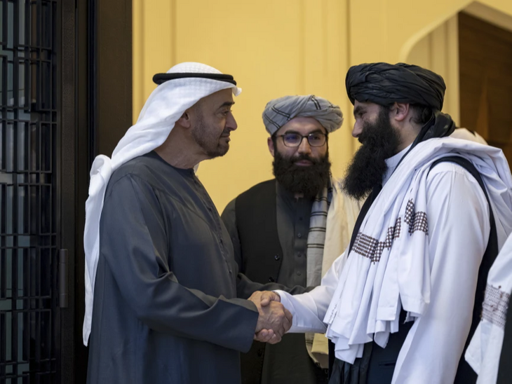 UAE President Haqqani Network Chief Meeting Update | Sirajuddin Haqqani | अमेरिका के मोस्ट वॉन्टेड आतंकी से मिले UAE के राष्ट्रपति: तालिबान के सिराजुद्दीन हक्कानी पर 83 करोड़ का इनाम; भारतीय दूतावास पर हमला करा चुका