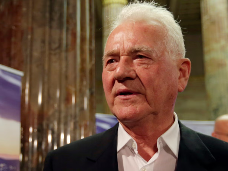 Canada Businessman Frank Stronach Rape Case Update | Canada News | 91 साल का कनाडाई अरबपति रेप के आरोप में गिरफ्तार: दावा- फ्रैंक स्ट्रोनक ने 40 साल तक कई महिलाओं का शोषण किया