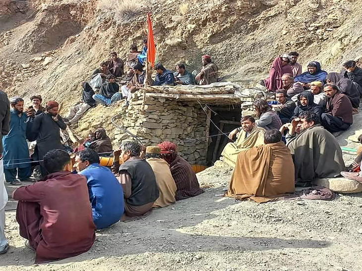 Pakistan Balochistan Mining, Terrorists, BLA-TTP | पाकिस्तान में आतंकवादियों को मिल रही सुरक्षाकर्मियों से ज्यादा सैलरी: खदानों की सुरक्षा के लिए सरकार आतंकियों को दे रही हफ्ता, इनमें BLA, TTP शामिल