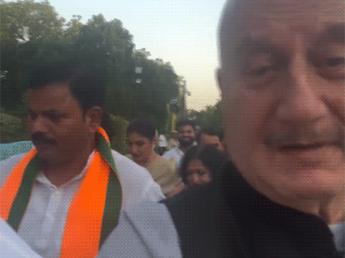 Anupam Kher calls Rajinikanth a ‘reward from God’ | अनुपम खेर ने रजनीकांत को बताया ‘भगवान का तोहफा’: सोशल मीडिया पर वीडियो शेयर किया, प्रधानमंत्री शपथ ग्रहण समारोह में पहुंचे थे एक्टर