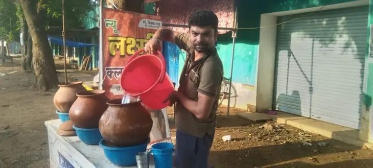A businessman opened a public drinking water stall at the bus stand ...