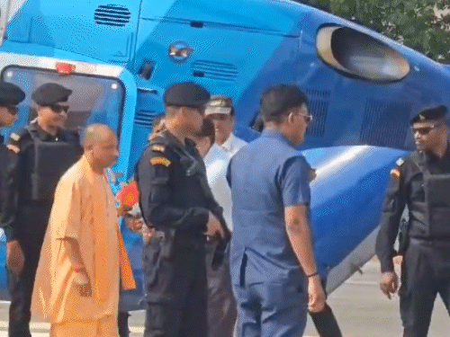 UP CM Yogi Adityanath Mother Savitri Devi Meeting Photos | AIIMS Rishikesh | सीएम योगी मां से मिलने ऋषिकेश एम्स पहुंचे: 20 मिनट तक साथ रहे; उत्तराखंड हादसे के पीड़ितों से भी मुलाकात की – Uttar Pradesh News