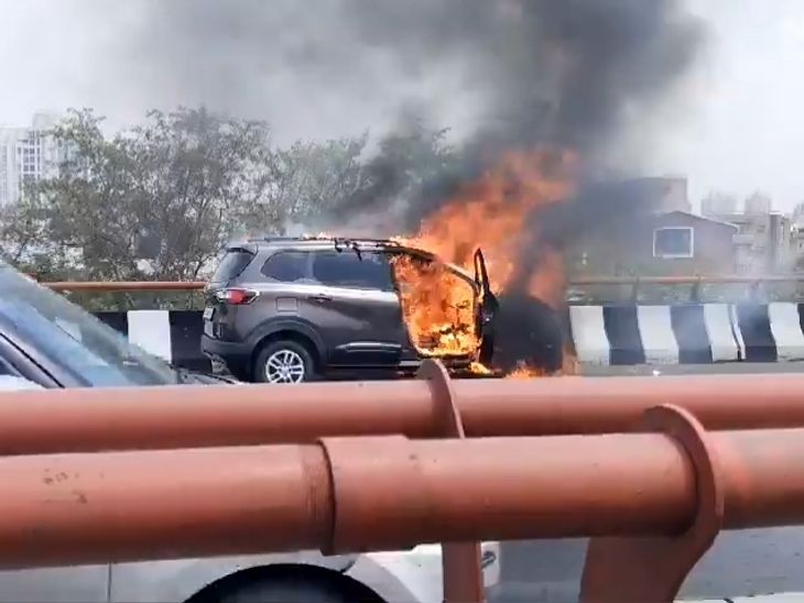 A moving car caught fire in Noida