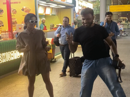 Vamika Gabbi was seen dancing with the paparazzi | पैपराजी के साथ डांस करती दिखीं वामिका गब्बी: हेयर कटिंग करवाने आलिम हकीम के यहां पहुंचे विक्की कौशल, संजय दत्त समेत कई सेलेब्स स्पॉट हुए