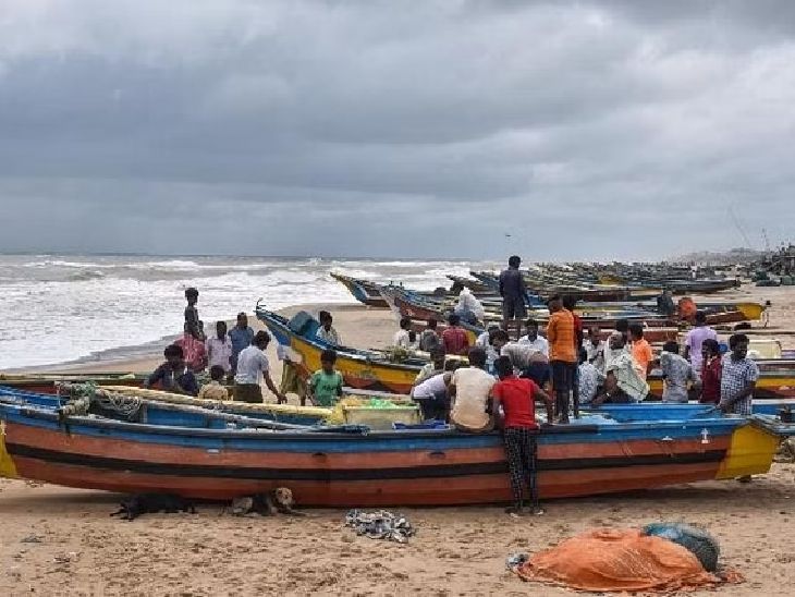 India Sri Lanka | Indian Fishermen Arrested By Sri Lanka Navy In Delft Island | श्रीलंकाई नौसेना ने 18 भारतीय मछुआरों को गिरफ्तार किया: 3 नाव जब्त, एक हफ्ते में ये दूसरा मामला, इस साल 182 भारतीयों को गिरफ्तार किया