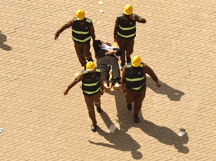 Saudi govt says 1,300 deaths during Hajj; Nearly 100 Indians among the deceased | सऊदी में 1,301 हज यात्रियों की मौत: सऊदी अरब ने जारी किया आंकड़ा; शवों के ऊपर से गुजरने को मजबूर हुए हाजी