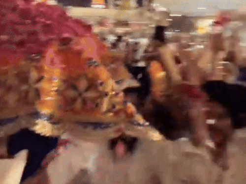 Diljit Dosanjh Punjab Tour ; Go to Golden Temple | Amritsar | अमृतसर पहुंच सिंगर दिलजीत दोसांझ: गोल्डन टेंपल में टेका माथा, पालकी साहिब की सेवा भी निभाई, गुरुघर में बैठकर कीर्तन सुना – Amritsar Information