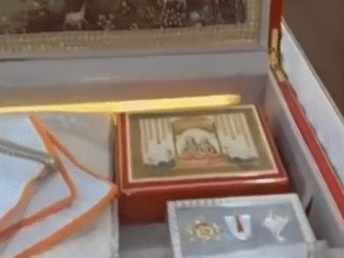 Anant-Radhika’s wedding ceremony invitation card surfaced | अनंत-राधिका की शादी का इनविटेशन कार्ड आया सामने: अंदर चांदी का मंदिर, देवी-देवताओं की तस्वीरें; फंक्शन के डिटेल्स कई पेज में लिखे गए