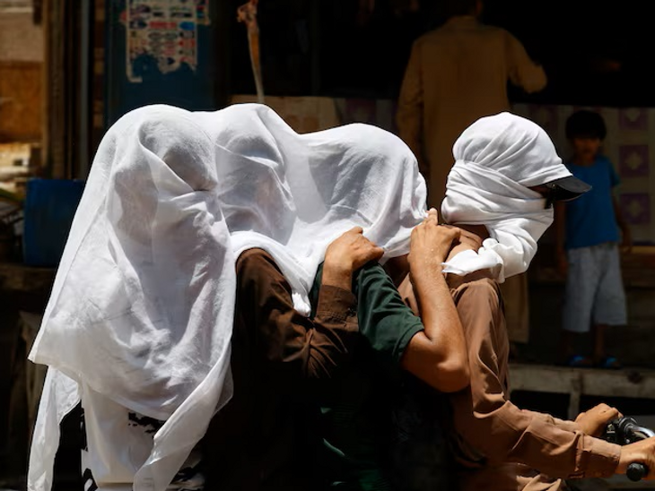 Pakistan Heatwave Death Update; Karachi Civil Hospital | NGO | पाकिस्तान में गर्मी से 6 दिन में 568 की मौत: हीटस्ट्रोक से 267 लोग अस्पताल में, सड़कों पर पड़ी लाशें, मुर्दाघर में शव रखने की जगह नहीं
