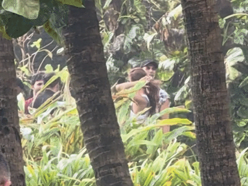 Tiger reached Akshay’s home with Disha Patani, Kunal was noticed exterior Farhan’s workplace, Kapil Sharma was seen on the airport | सेलेब्स स्पॉटेड: अक्षय के घर दिशा पाटनी के साथ पहुंचे टाइगर, फरहान के ऑफिस के बाहर स्पॉट हुए कुणाल, एयरपोर्ट पर दिखे कपिल शर्मा