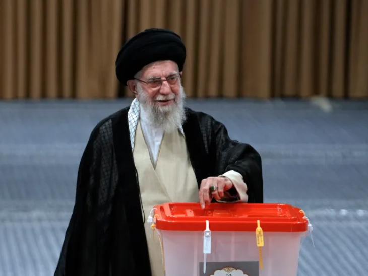 Iran Presidential Election 2024 Update; Saeed Jalili Vs Masoud Pezeshkian | ईरान में आज राष्ट्रपति पद के लिए चुनाव: पिछली वोटिंग में किसी को बहुमत नहीं मिला था; सईद जलीली और मसूद पजशकियान में टक्कर