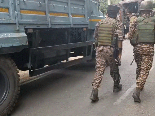 Kulgam Encounter | Jammu Kashmir Kulgam Terrorist Encounter Video Update | जम्मू-कश्मीर के कुलगाम में सुरक्षाबलों-आतंकियों के बीच मुठभेड़: एक जवान शहीद, 2 से 3 आतंकियों के छिपे होने की खबर