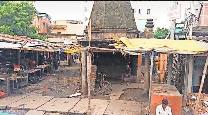 Instructions to remove meat and chicken shops from near Gamhariya Bazar ...