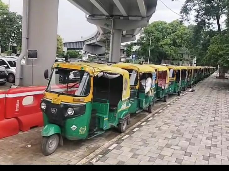 Auto stand built near Terminal 3 of Lucknow Airport
