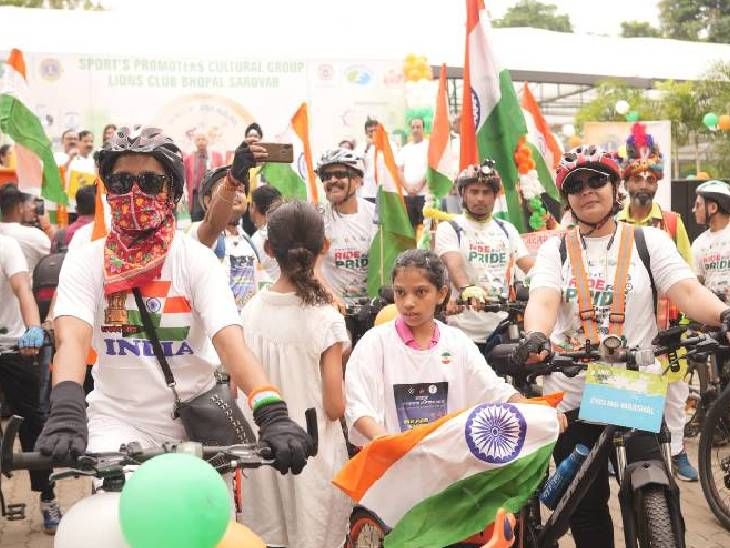 Organizing a tricolor bicycle rally in every home | हर घर तिरंगा साइकिल ...