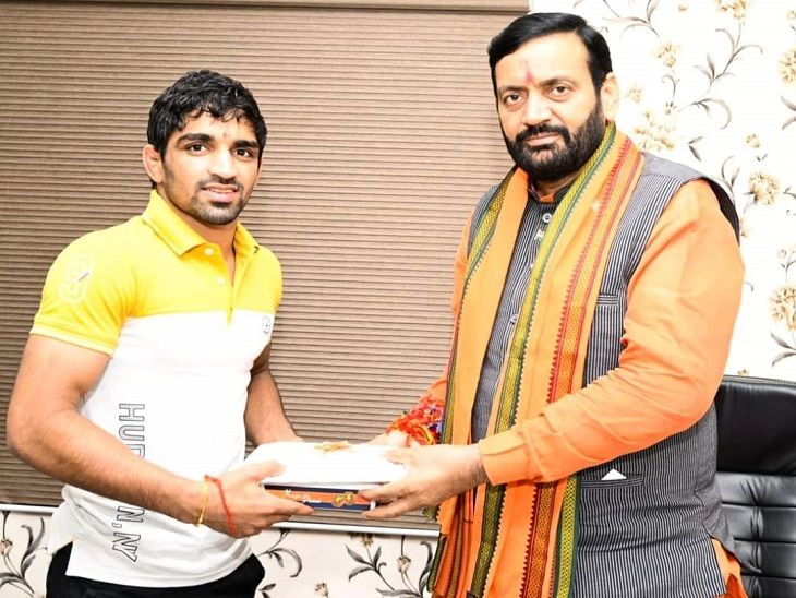 ओलिंपिक खिलाड़ियों से मिले सीएम सैनी: सम्मानित पहलवान अमन, निशा और रितिका ने कहा, हमारी सरकार हमेशा आपके साथ