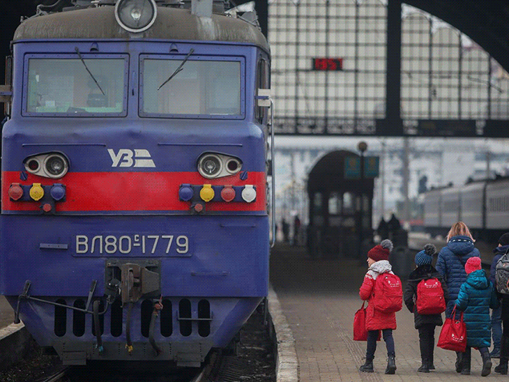 PM Narendra Modi Ukraine Train Journey Features Explained | Train Force One | ट्रेन से यूक्रेन जाएंगे PM मोदी: लग्जरी रेल फोर्स वन से कीव पहुंचेंगे, बाइडेन से लेकर मेलोनी तक इस ट्रेन में बैठे