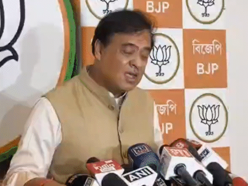 Assam CM Himanta Biswa Sarma; Bangladesh Hindu | Muslim Infiltrators | हिमंता बोले-1 महीने में बांग्लादेश से कोई हिंदू नहीं आया: वे वहीं हैं और लड़ रहे हैं; 35 मुस्लिम घुसपैठिए आए, जिन्हें गिरफ्तार किया