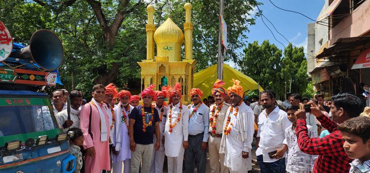 A procession of Tajia took place in Atru with mourning tunes | अटरू में ...
